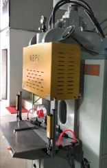立式注塑機(jī)廠家